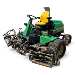 3215B, 3235B (SN:010001-030000); 3225B (SN:010001-020000) Lightweight Fairway Mowers (Export) Operators Manual (OMTCU14443)