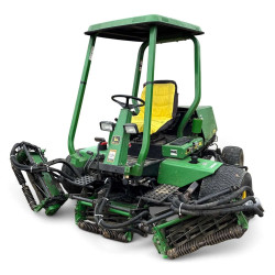 3215A and 3235A Lightweight Fairway Mowers (SN: from 030201) (Export Edition) Operators Manual (OMMT2834)
