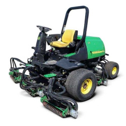 3225C, 3235C and 3245C Lightweight Fairway Mowers (SN:from 030001) (Export Edition) Operators Manual (OMTCU22125)