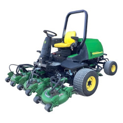 3225C, 3235C and 3245C Lightweight Fairway Mowers (SN:010001-030000) (Export Edition) Operators Manual (OMTCU20282)