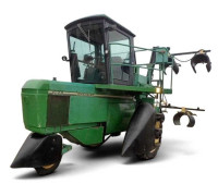 6100 Self-Propelled Sprayer/Spreader
