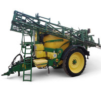 832 Trailed Crop Sprayer