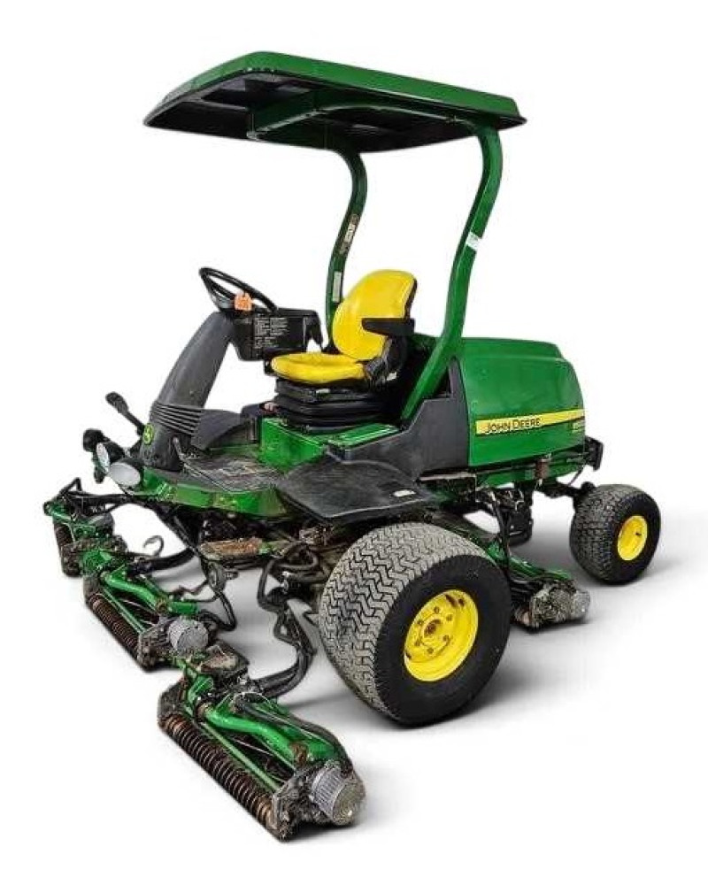 John Deere 7500, 7700, 8500, 8700, 8800 (SN:020001-030000); 7500 E-Cut, 8500 E-Cut  Fairway Mowers (Export) Operators Manual (OMTCU26681)