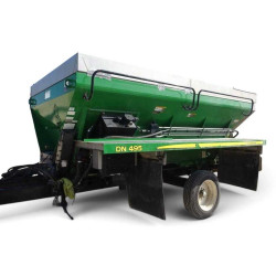 DN495 Dry Fertilizer Spreaders (MY2017) (North America) Operators Manual (OMKK33916)