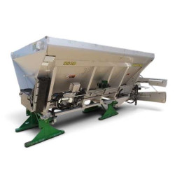 DS20 and DS30 Dry Fertilizer Spreaders (SN: up to 220000) (North America) Operators Manual (OMKK77666)
