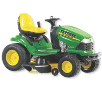 LA135 Lawn Tractor